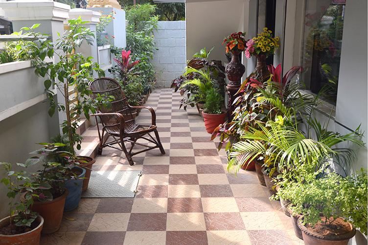 Suryas Guest House Chennai Exterior foto